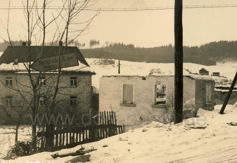003 (32).jpg - Abriss des Dorfes, inks Haus Fam. Buttschäck, mitte Reste vom Haus Fam. Paul Maaß